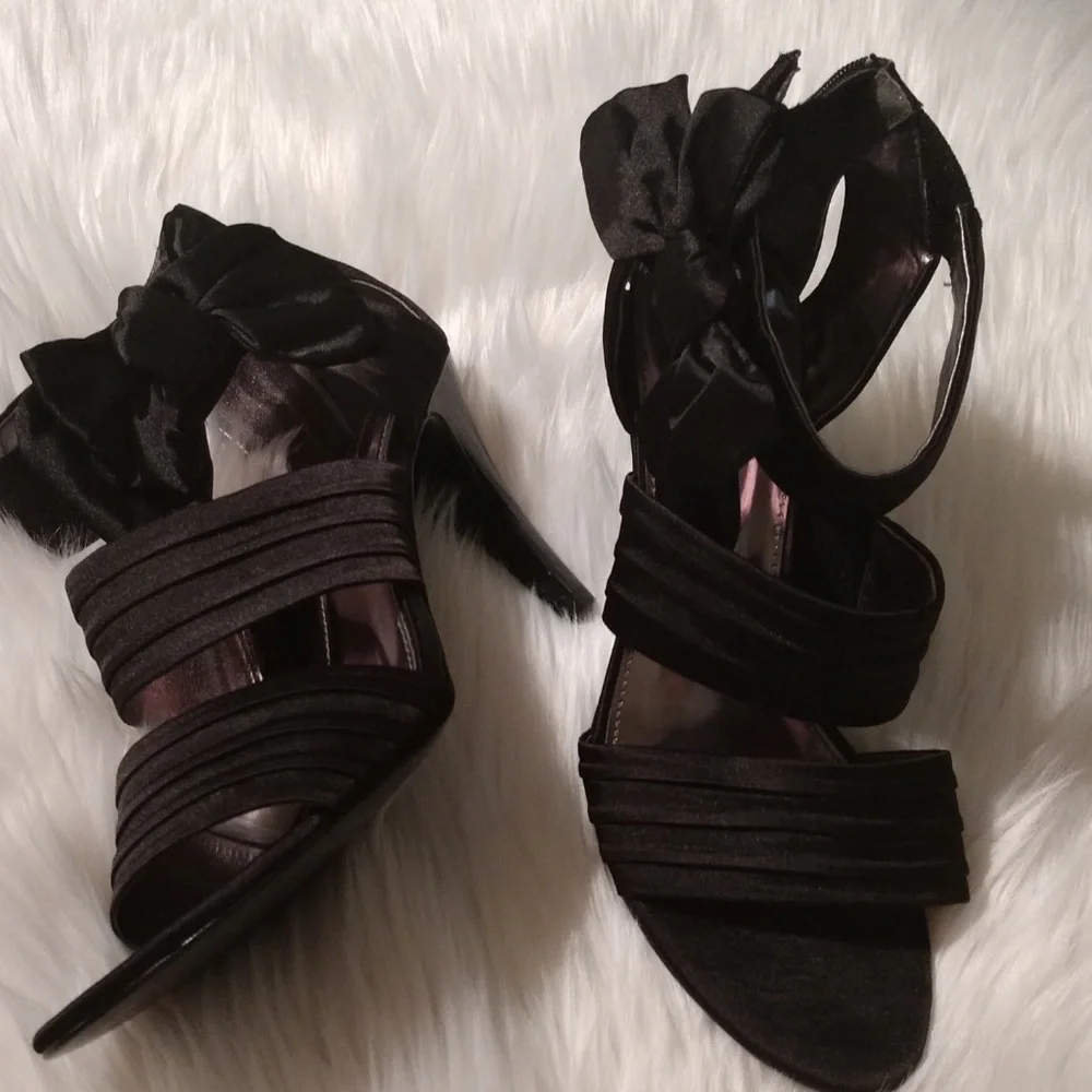 Black Bandolino Heels with Bow Sexy Strappy sz 8